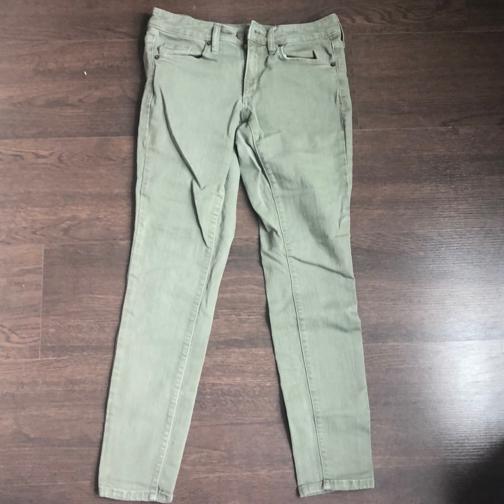 Green universal thread jeans